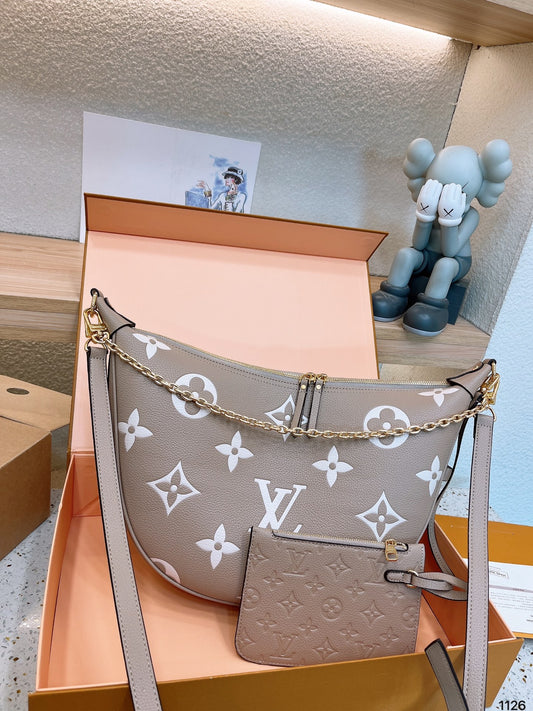 (36) Louis Vuitton Bag