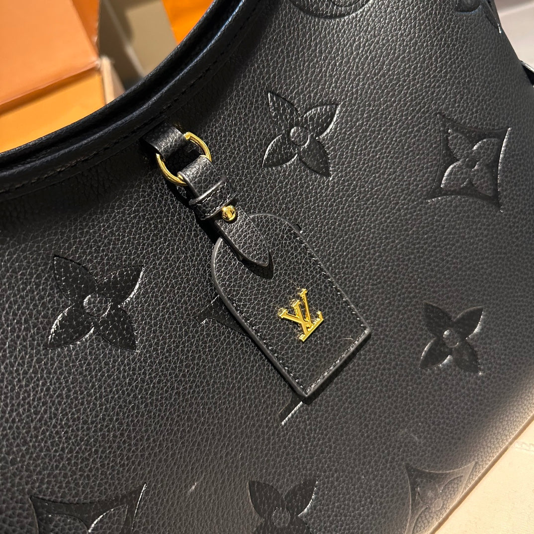 (40) Louis Vuitton Bag