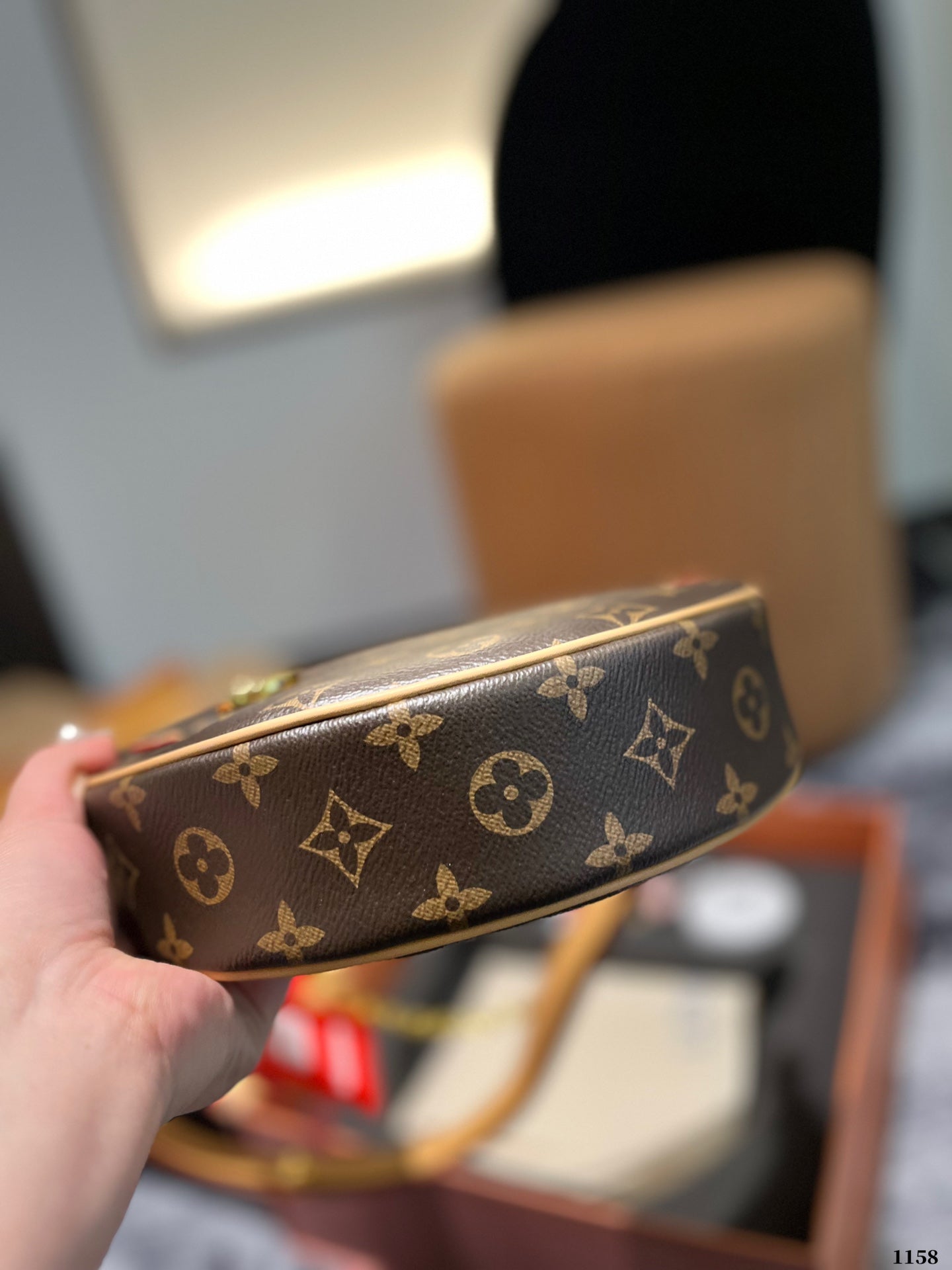 (11) Louis Vuitton Bag (small)