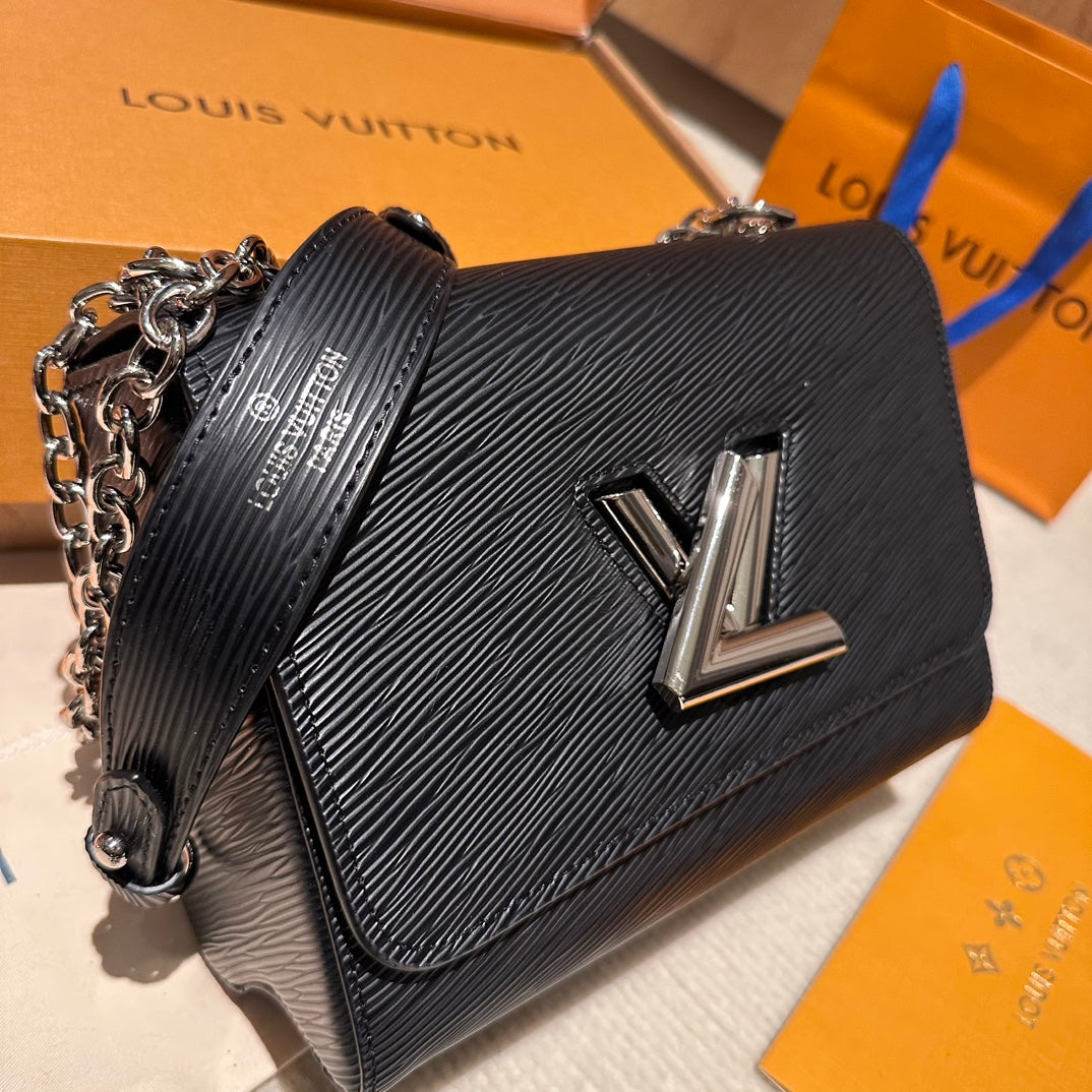 (22) Louis Vuitton Bag (new edition)