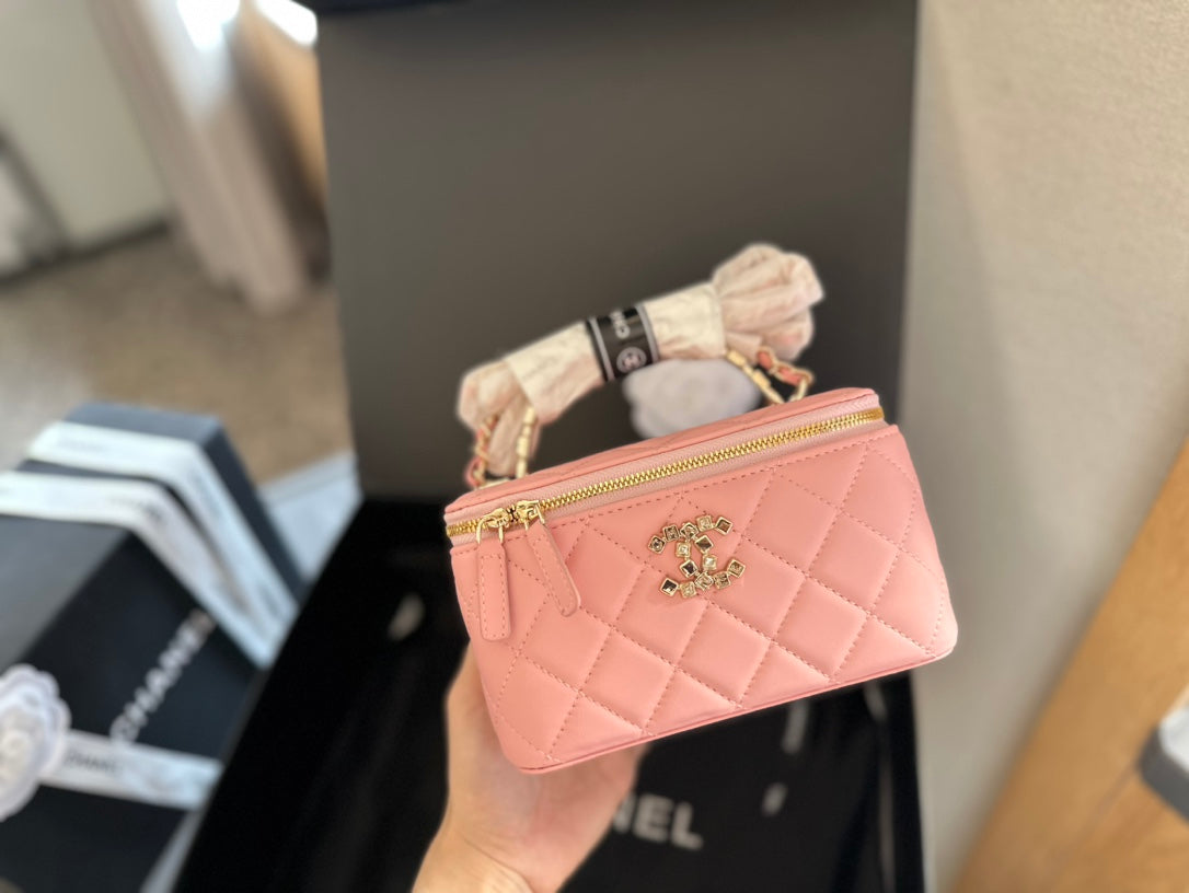 (37) Chanel Bag