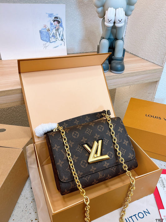 (19) Louis Vuitton Bag (new edition)