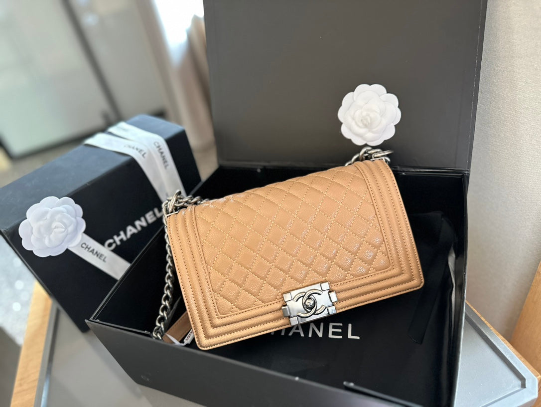 (100) Chanel Bag