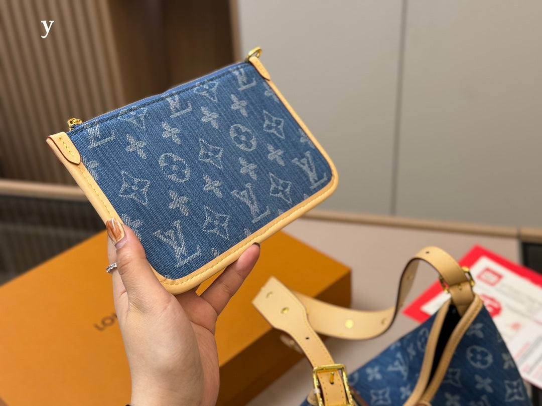 (31) Louis Vuitton Bag