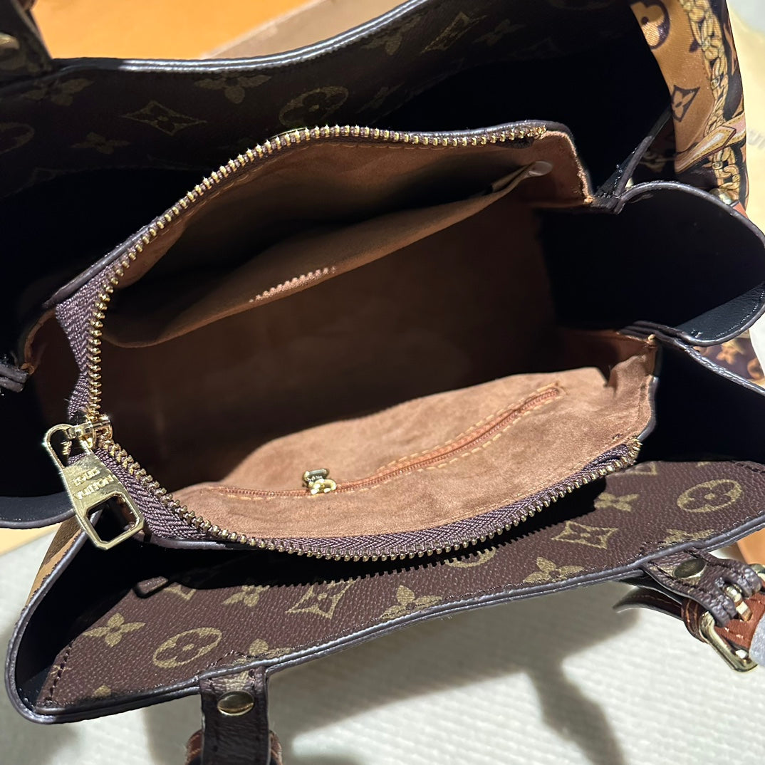 (82) Louis Vuitton Bag