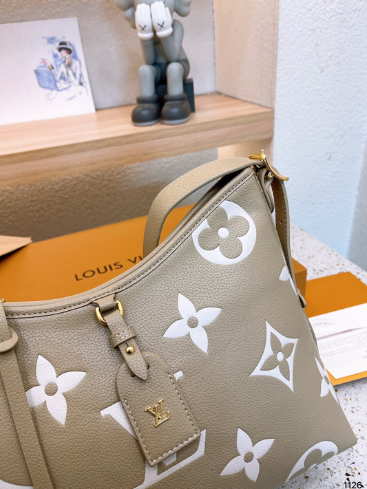 (37) Louis Vuitton Bag