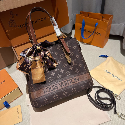 (81) Louis Vuitton Bag