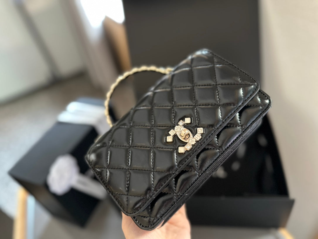 (31) Chanel Bag