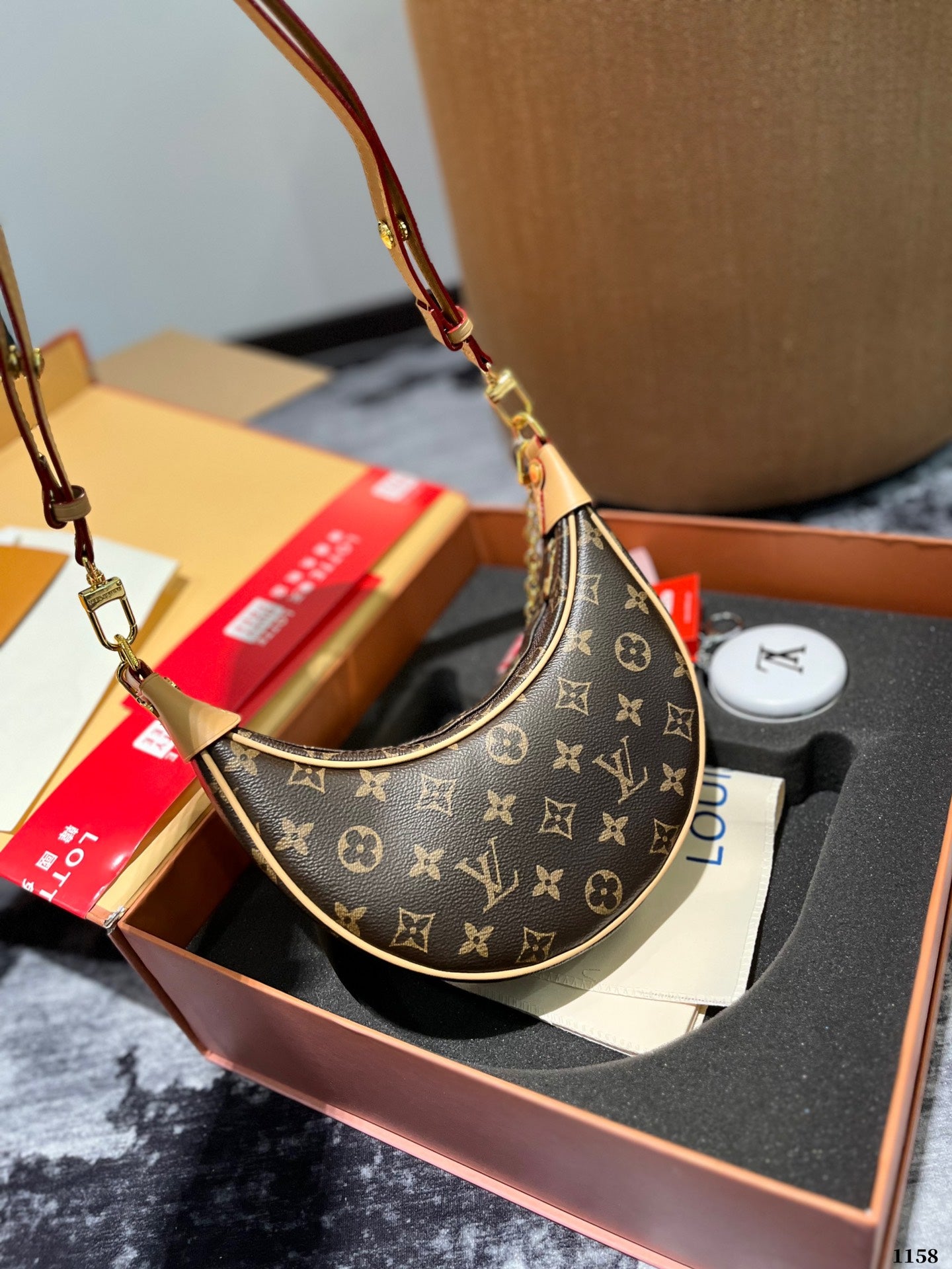 (11) Louis Vuitton Bag (small)