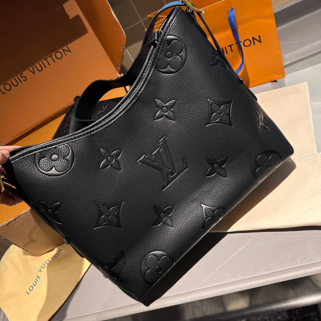 (40) Louis Vuitton Bag