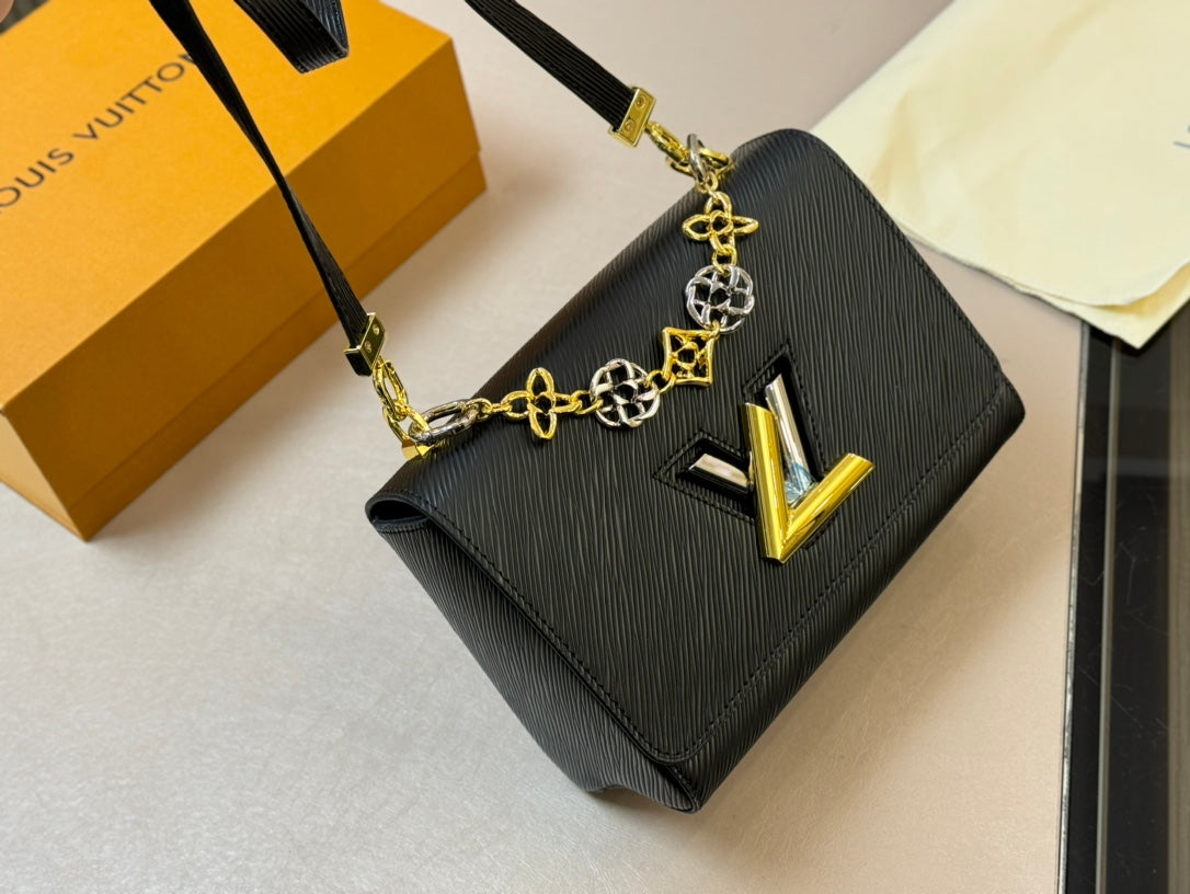 (32) Louis Vuitton Bag (new edition)