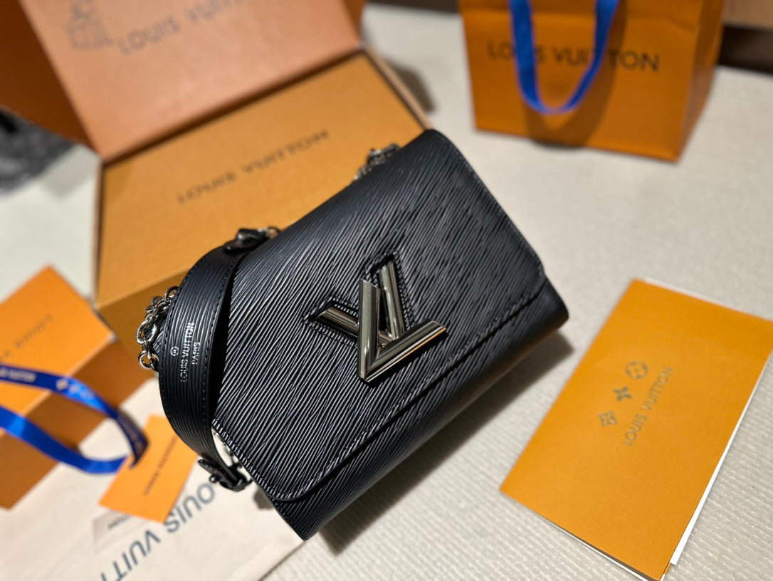 (22) Louis Vuitton Bag (new edition)