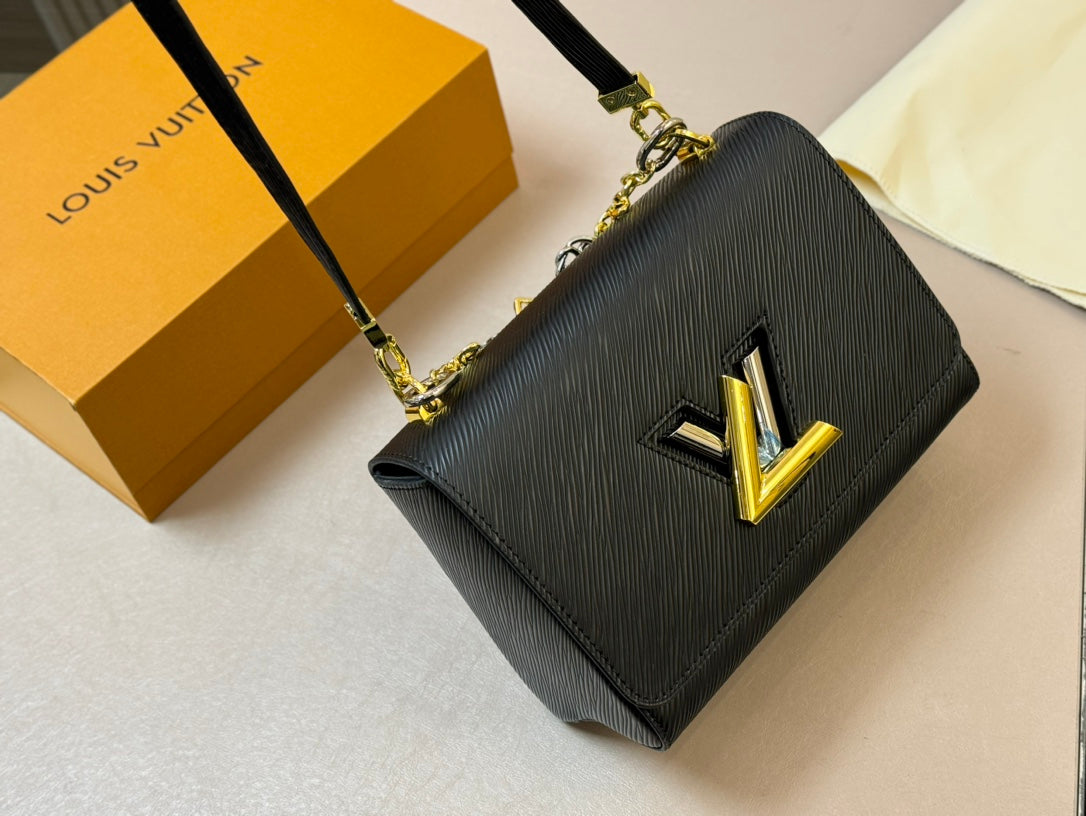 (32) Louis Vuitton Bag (new edition)