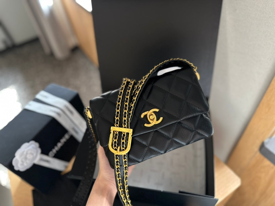 (110) Chanel Bag