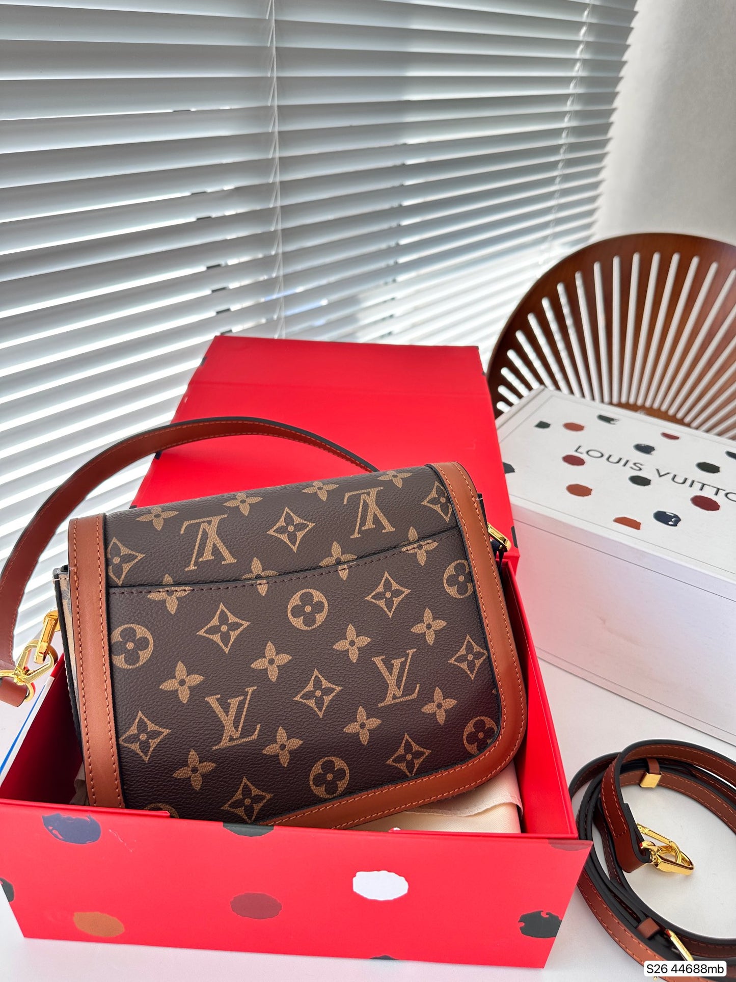 (16) Louis Vuitton Bag (small)